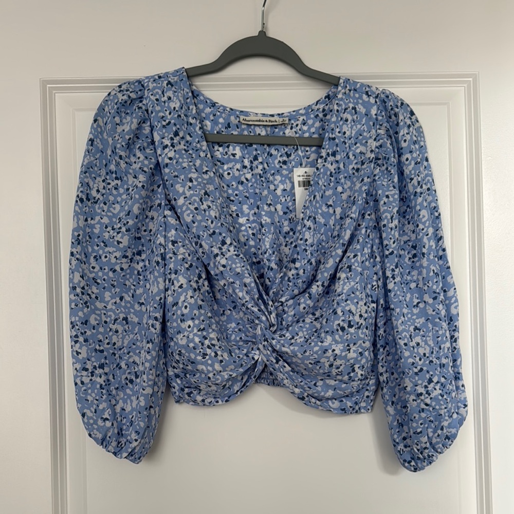 NWT Abercrombie Twist Top